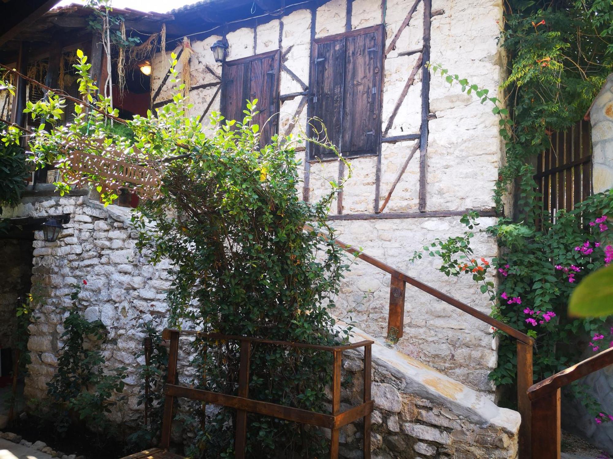 Kwatera prywatna Demeter Rose Stonehouse Pansion Antalya